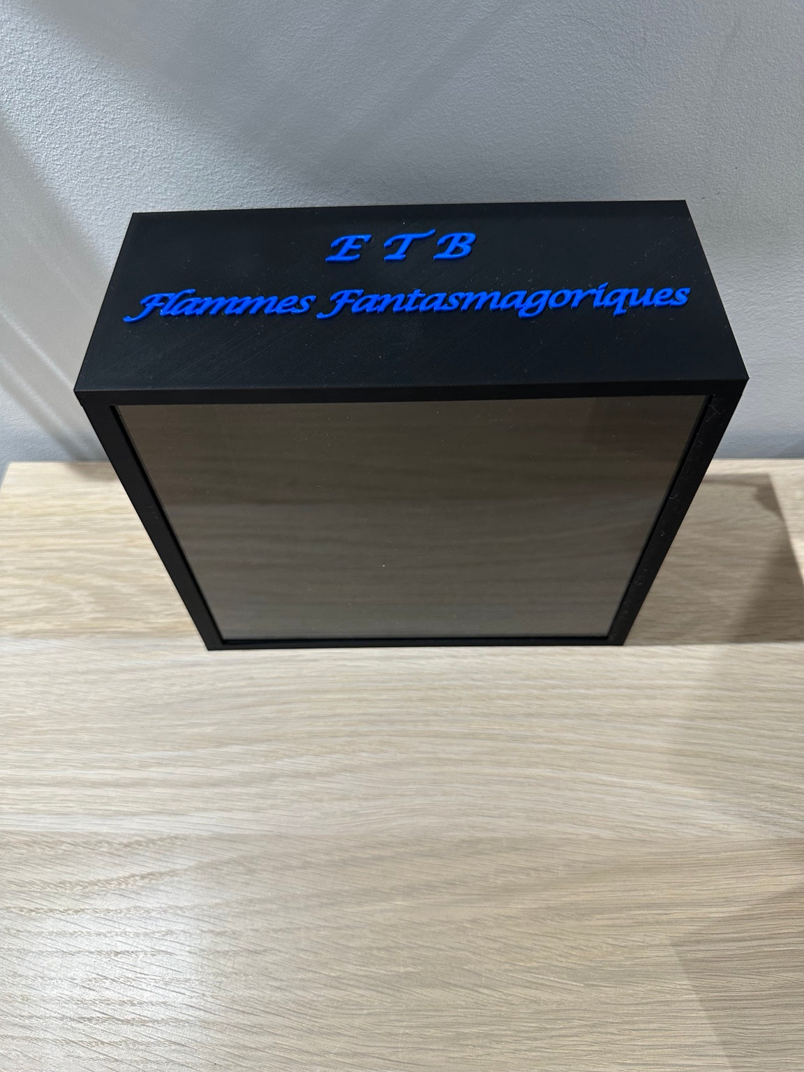 Protection ETB Flammes Fantasmagoriques ME02 - Coffret Dresseur d'Élite Pokémon (Noir & Bleu)