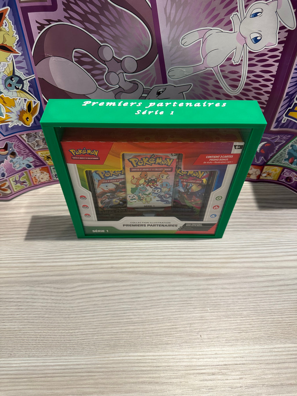 100 % Personnalisable - Protection Coffret Premiers Partenaires / Pikachu 30 ans Pokémon Day