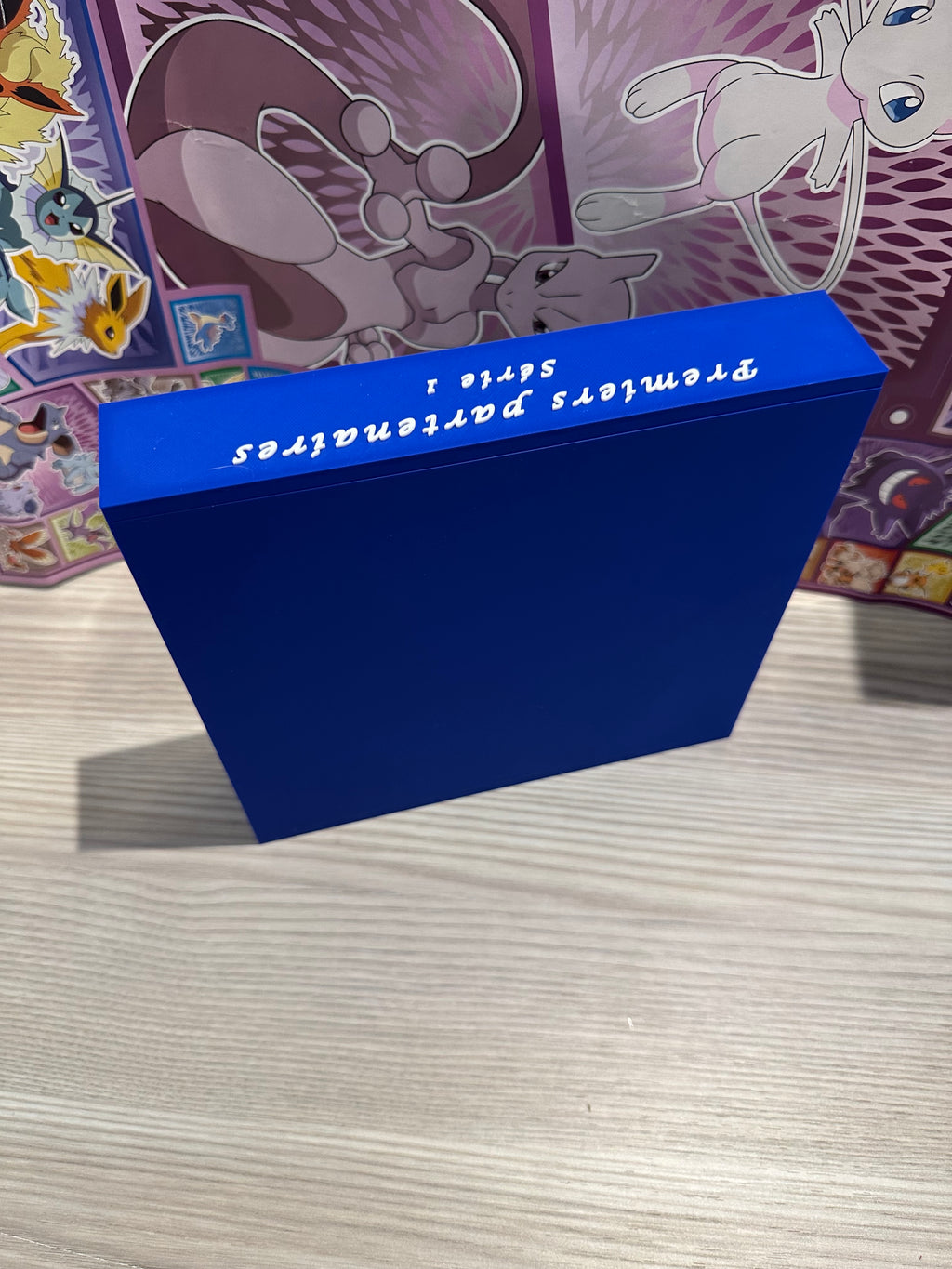 BLEU Boîte de protection — Coffret Pokémon Premiers Partenaires Séries 1, 2 & 3