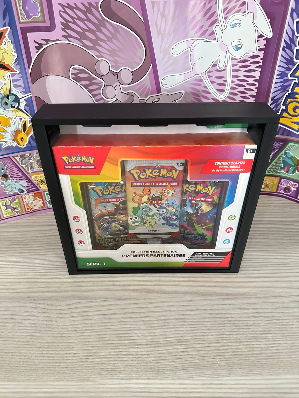 100 % Personnalisable - Protection Coffret Premiers Partenaires / Pikachu 30 ans Pokémon Day