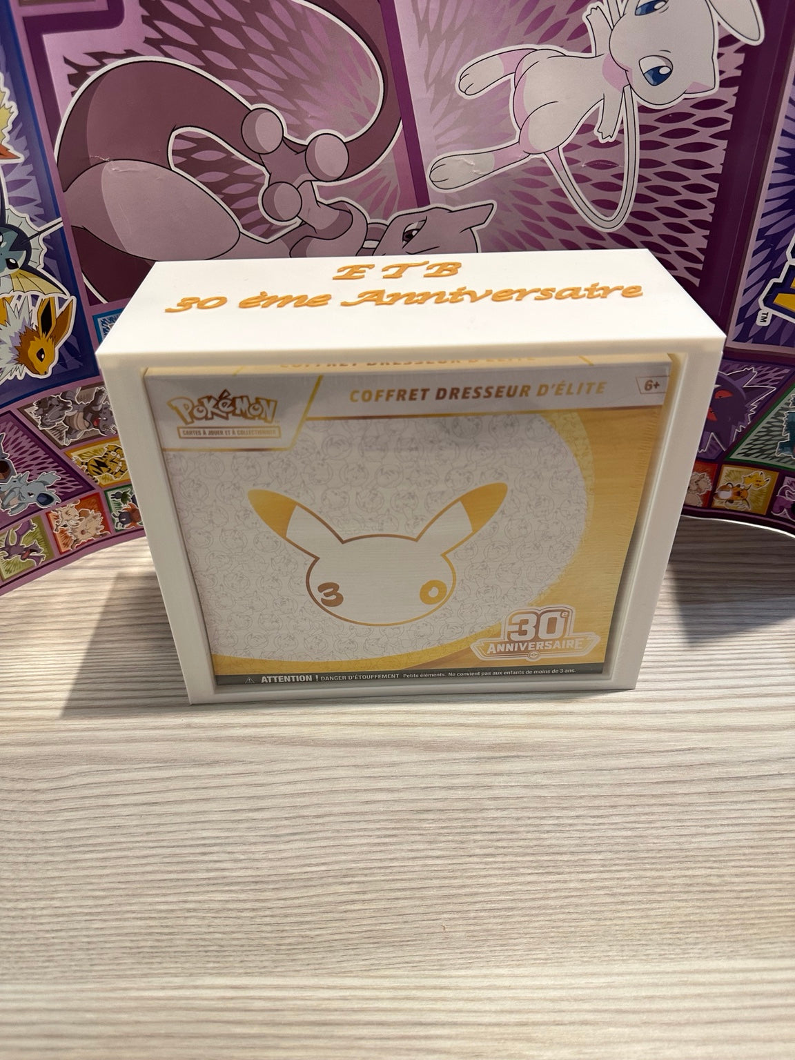Protection ETB 30 ans - ÉDITION LIMITÉE - Coffret Dresseur d'Élite Pokémon (Blanc & Or)