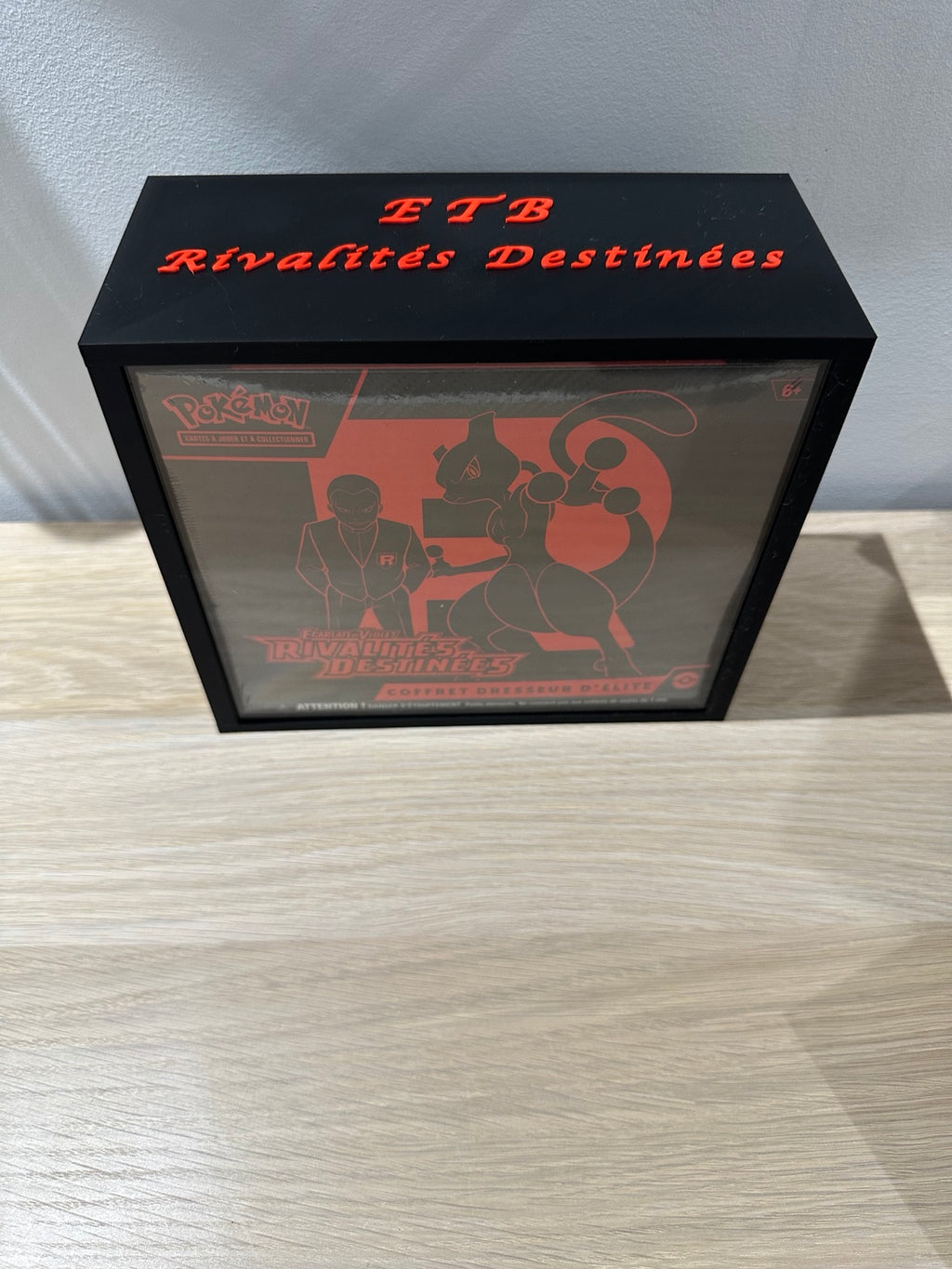 Protection ETB Rivalités Destinées EV10 - Coffret Dresseur d'Élite Pokémon (Noir & Rouge)